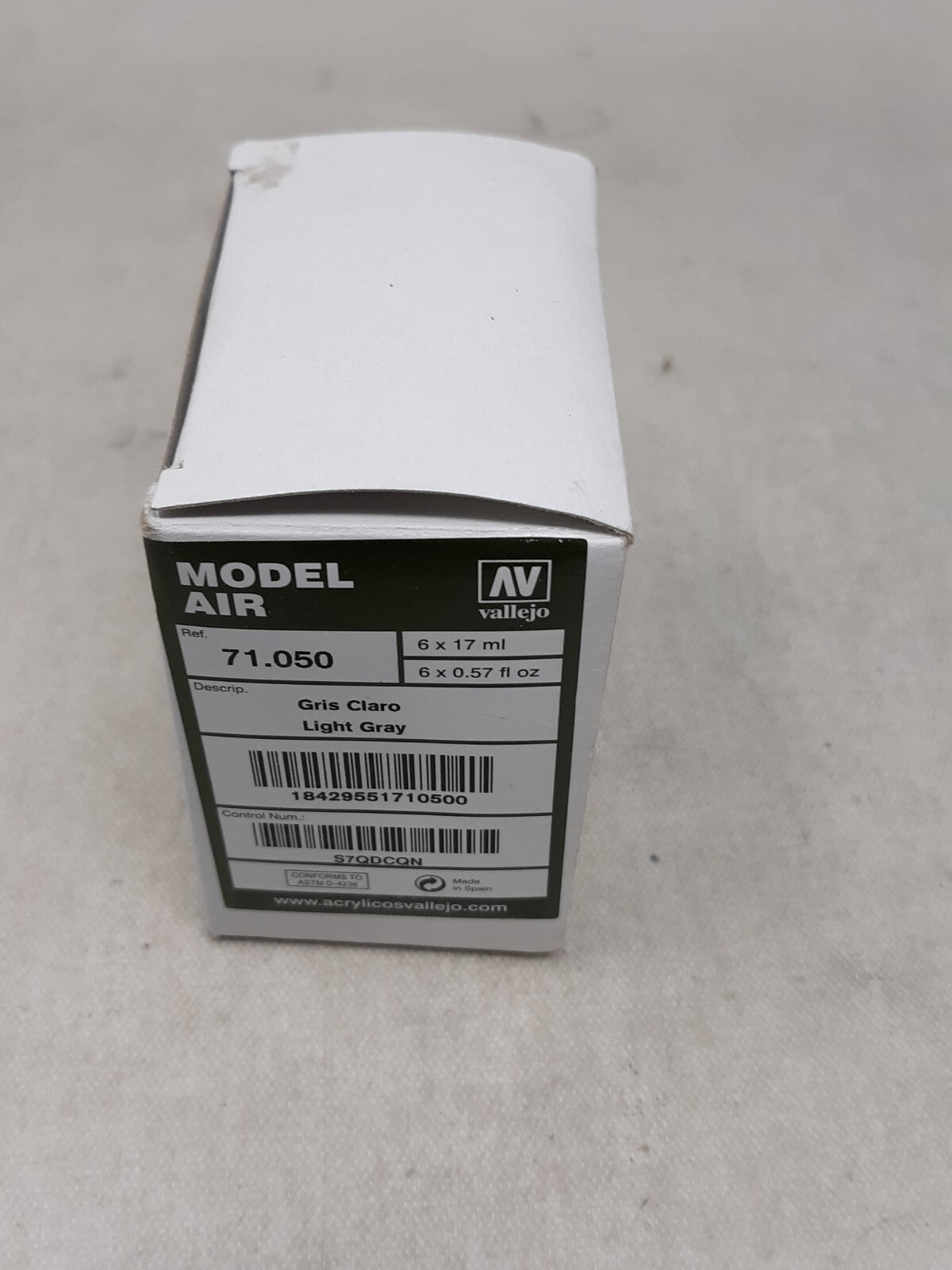 Vallejo 71.050 Light Grey Model Air Acrylic Paint 17ml Bottle - 3pk S7QDCQN