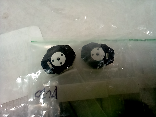 112018554 small   Singer Futura Bobbin