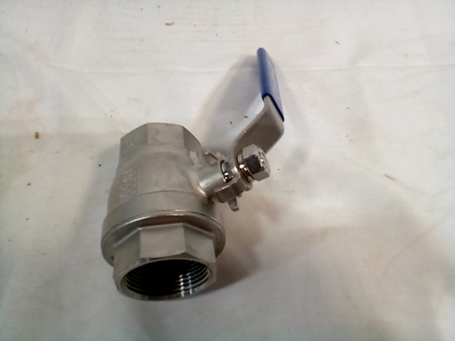 WOG200 2-Piece 1-1/4  NPT Ball Valve Full Port 304 Stainless Steel W/Blue Vinyl 