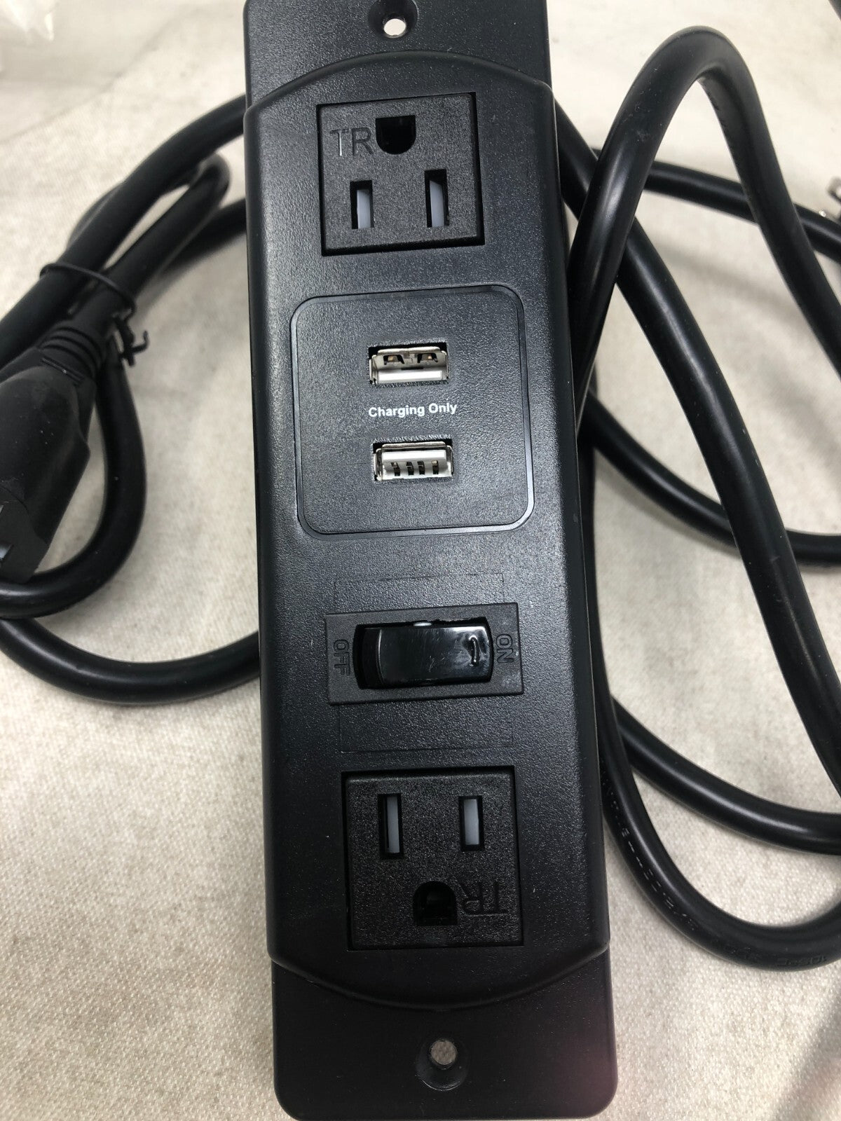 Bayu Product FPDU Model BY213-M042K 4 Plug Outlet 2 USB
