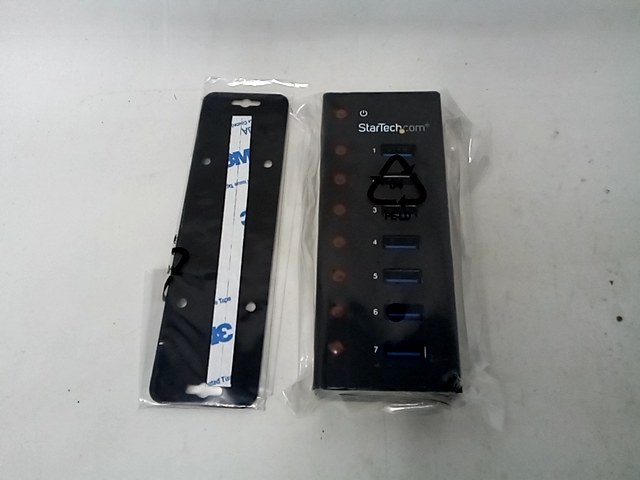 StarTech 7PT USB3 Hub Desktop Wall Mountable Encl 8STST7300U3M