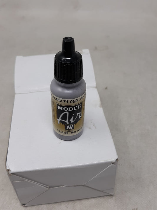 Vallejo 71.050 Light Grey Model Air Acrylic Paint 17ml Bottle - 3pk S7QDCQN