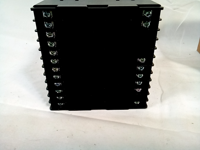 Omega CN04D3-LR-2U-CM-AC Temperature Controller V2.90