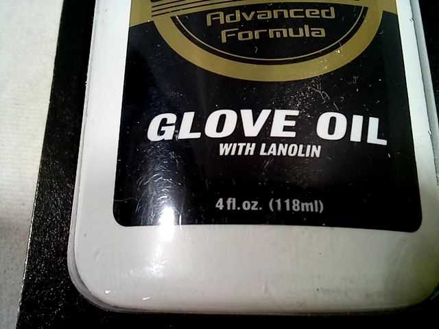 Rawlings Glovolium Glove Oil Treatment with Lanolin 4 fl oz SGOBP