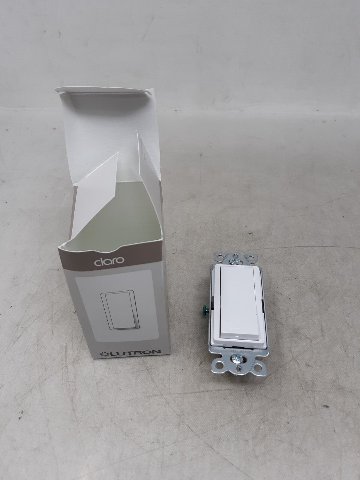 Lutron Claro On/Off Switch 15-Amp/3-Way CA-3PS-WH White