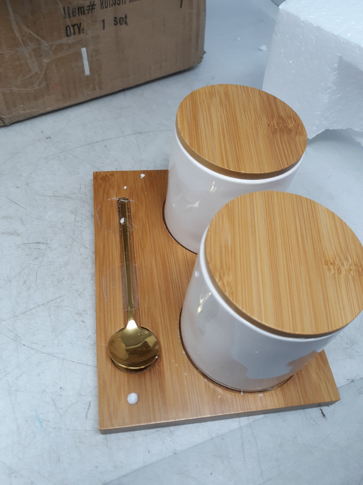 RD Salt & Pepper Cellars – Ceramic Jars with Bamboo Lids, Tray & Brass Spoon