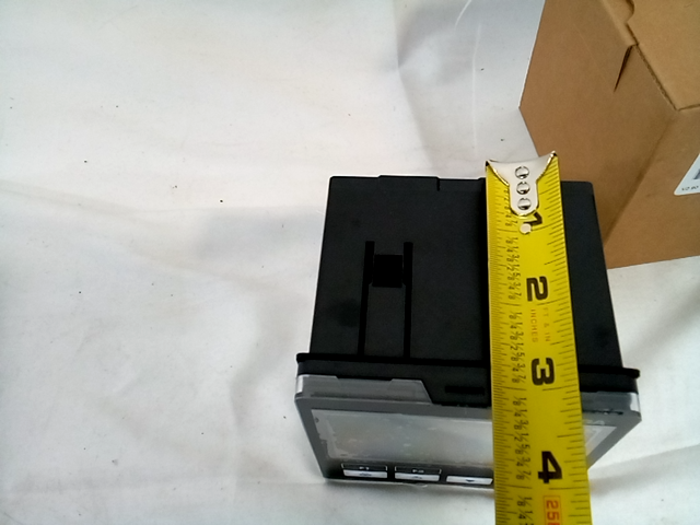 Omega CN04D3-LR-2U-CM-AC Temperature Controller V2.90