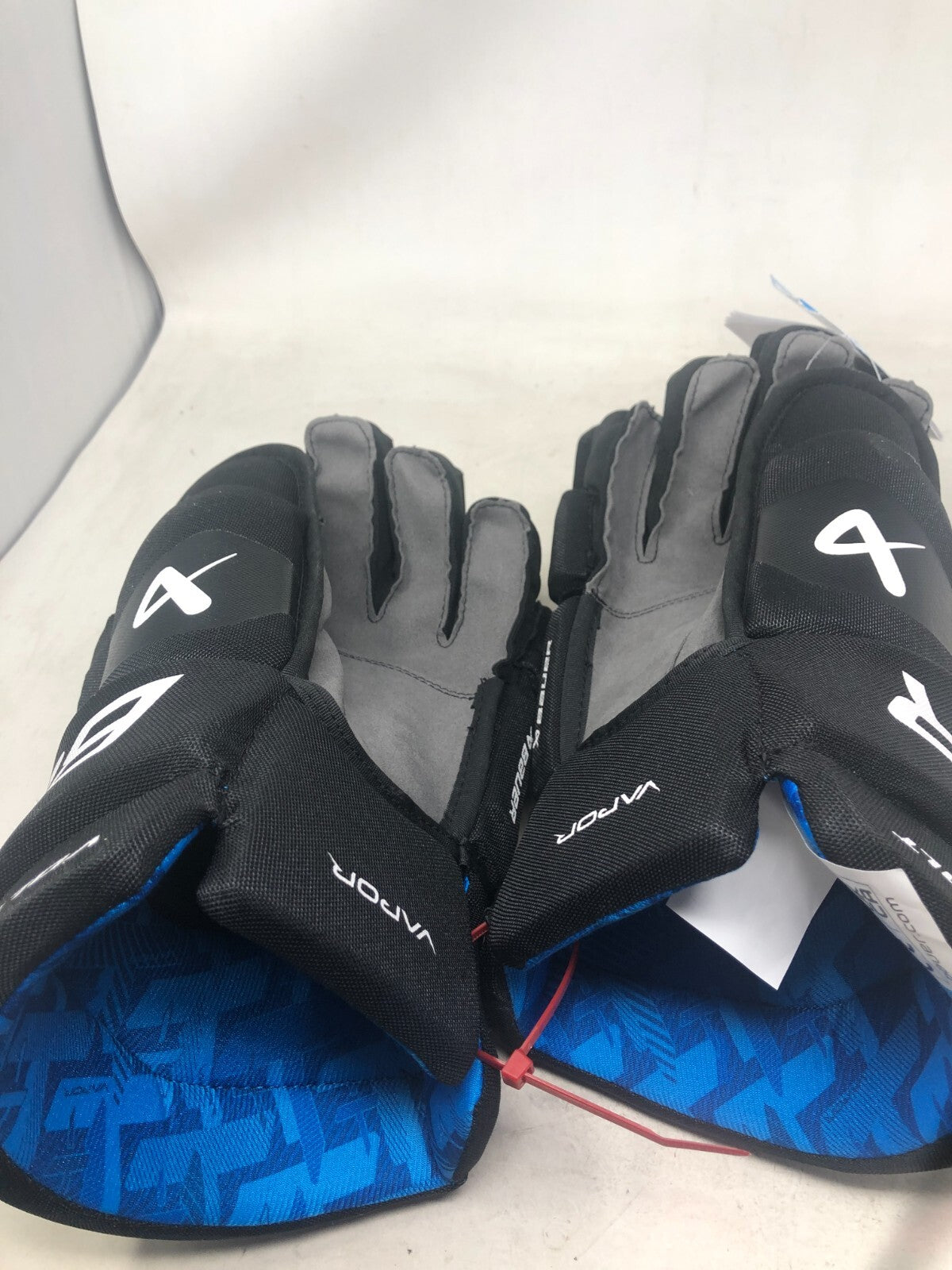 Bauer S23 Vapor Volt Hockey Gloves