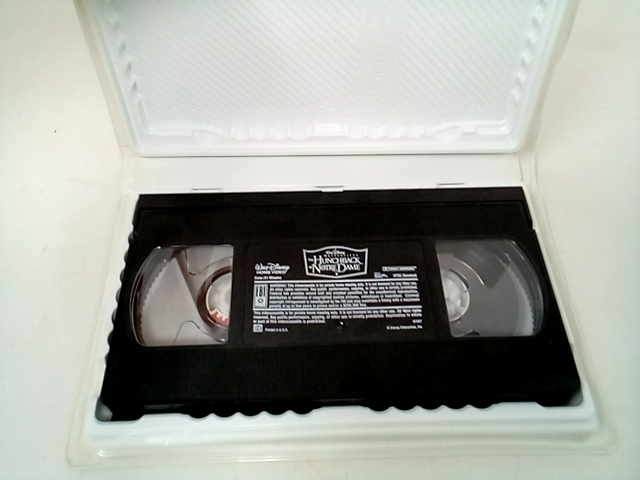 Hunchback of Notre Dame Gary Trousdale Director VHS