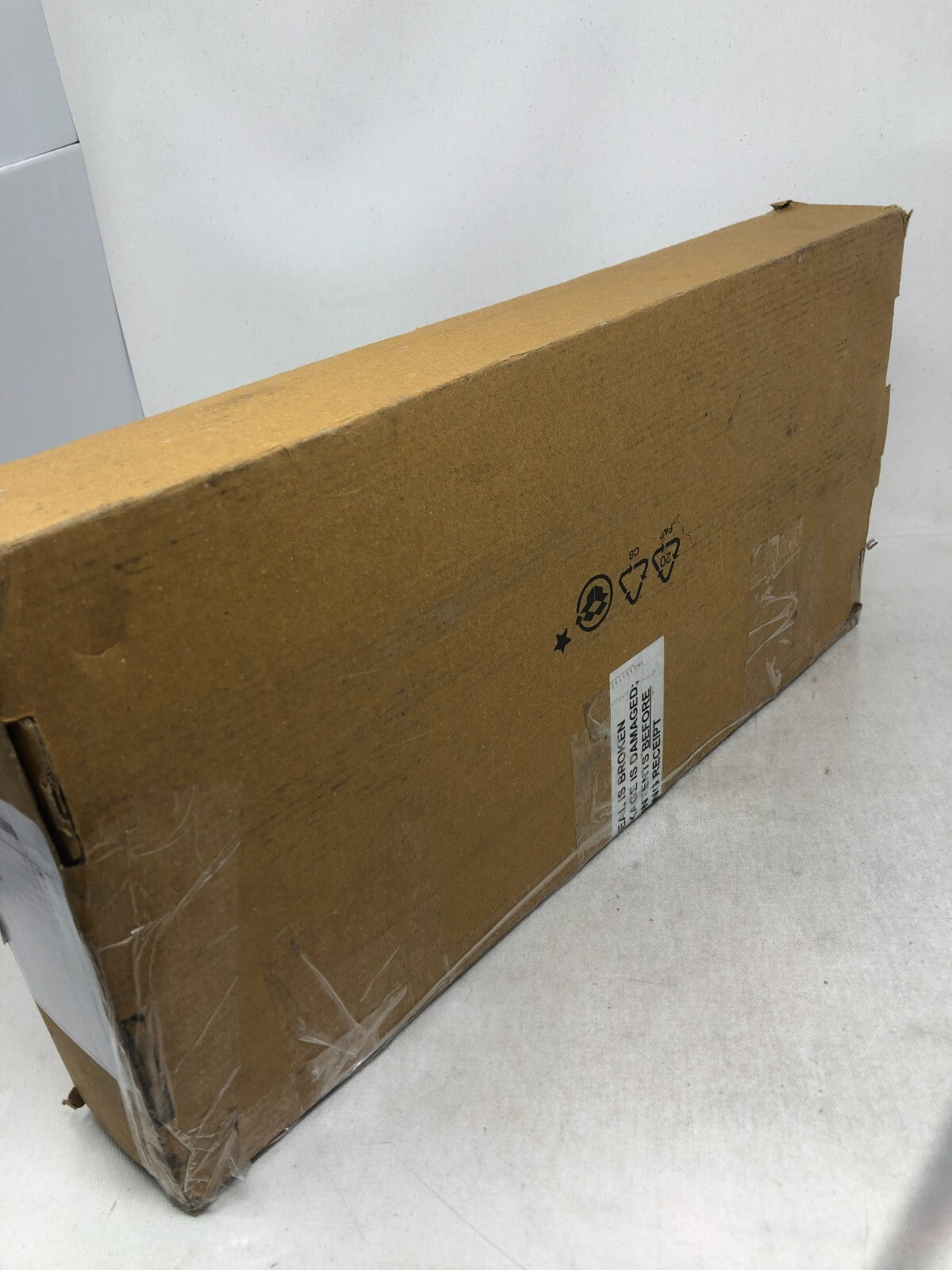 APC AP9563 Rack Mount PDU, Basic 100V-120V/20A, 10 Outlets, 1U Horizontal