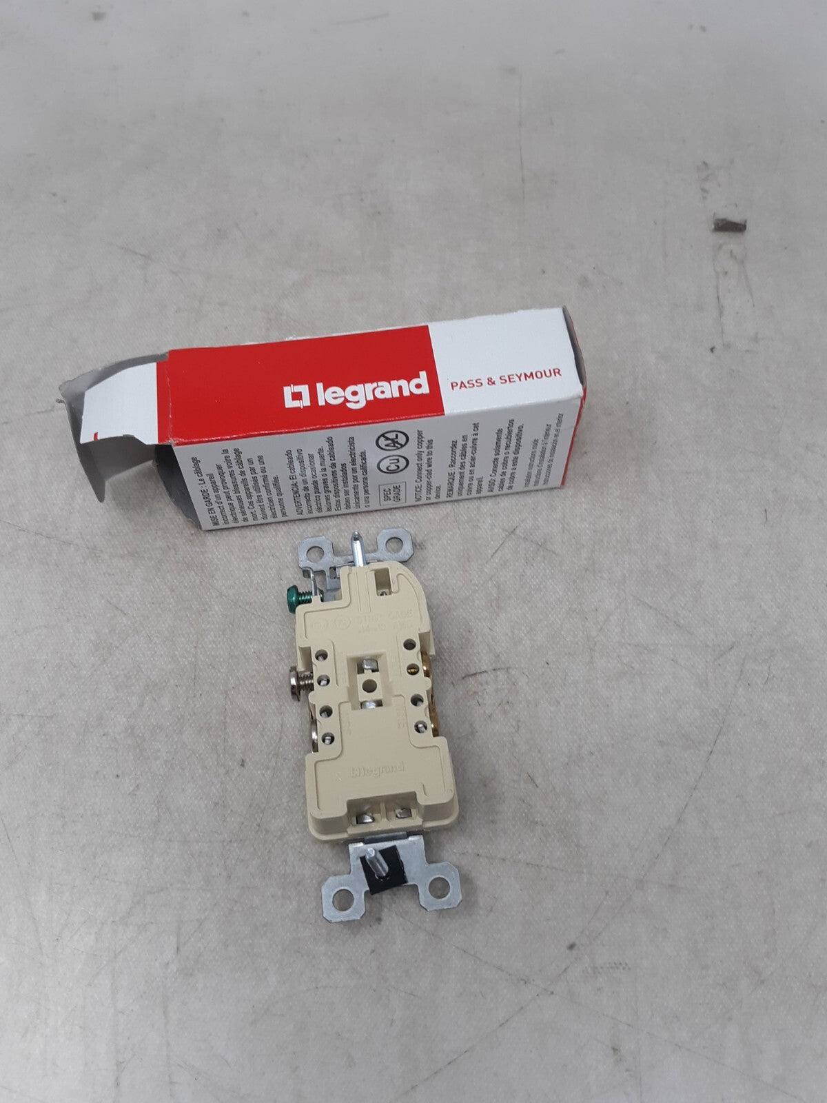 Pass & Seymour Legrand TR5352-GRY Duplex Receptacle, 20A, 125V, Gray