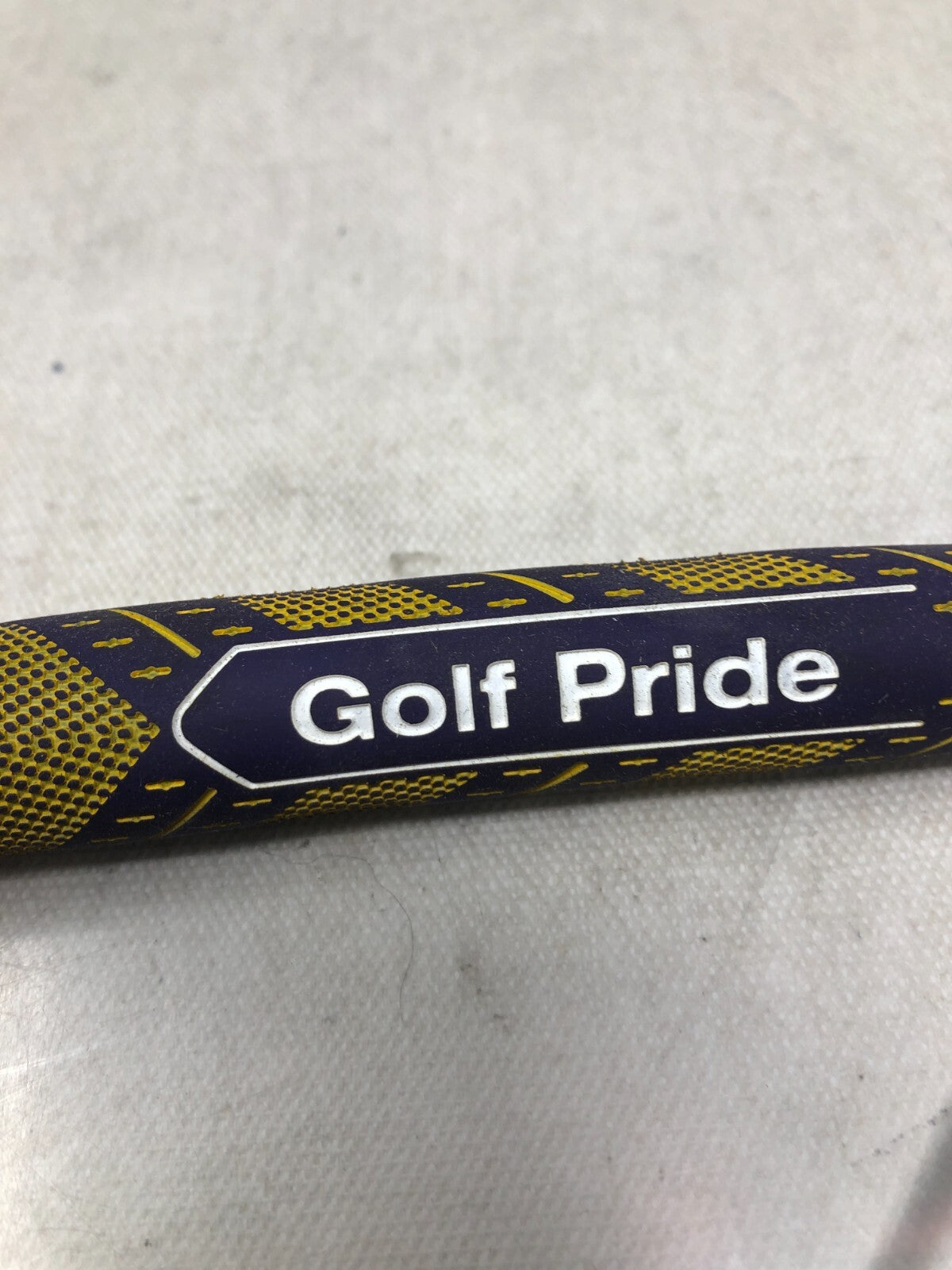 PLAY BOLDLY - Golf Pride MCC Plus 4 Teams Grips - Black / Purple / Yellow x 1