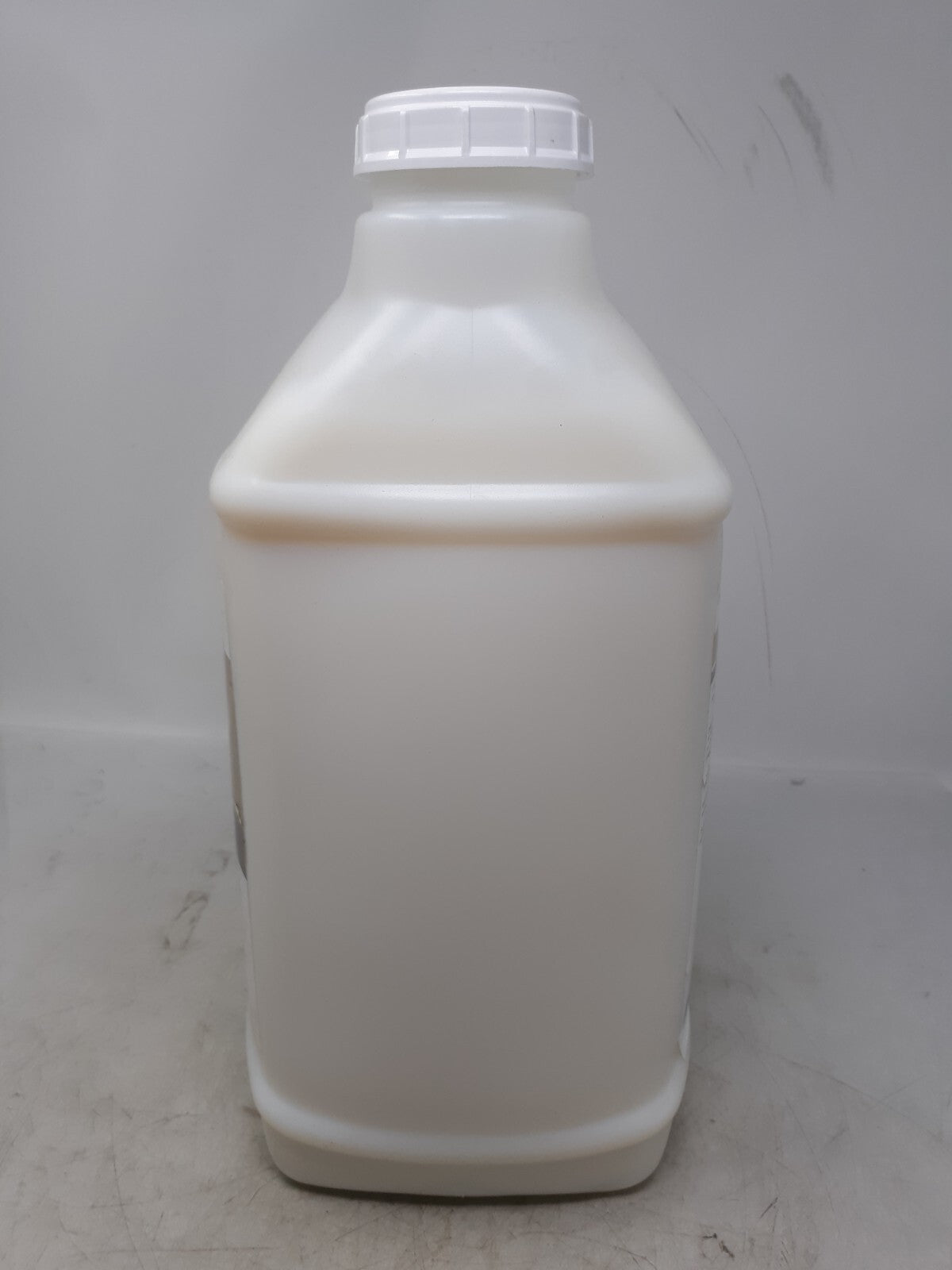 Tough Guy Low Maintenance Floor Finish – 2.5 Gallon (9.46L) – High Gloss Durable