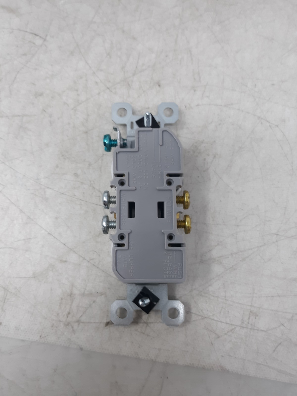 Legrand Pass & Seymour 3232-W TradeMaster Duplex Receptacle White Lot of 10