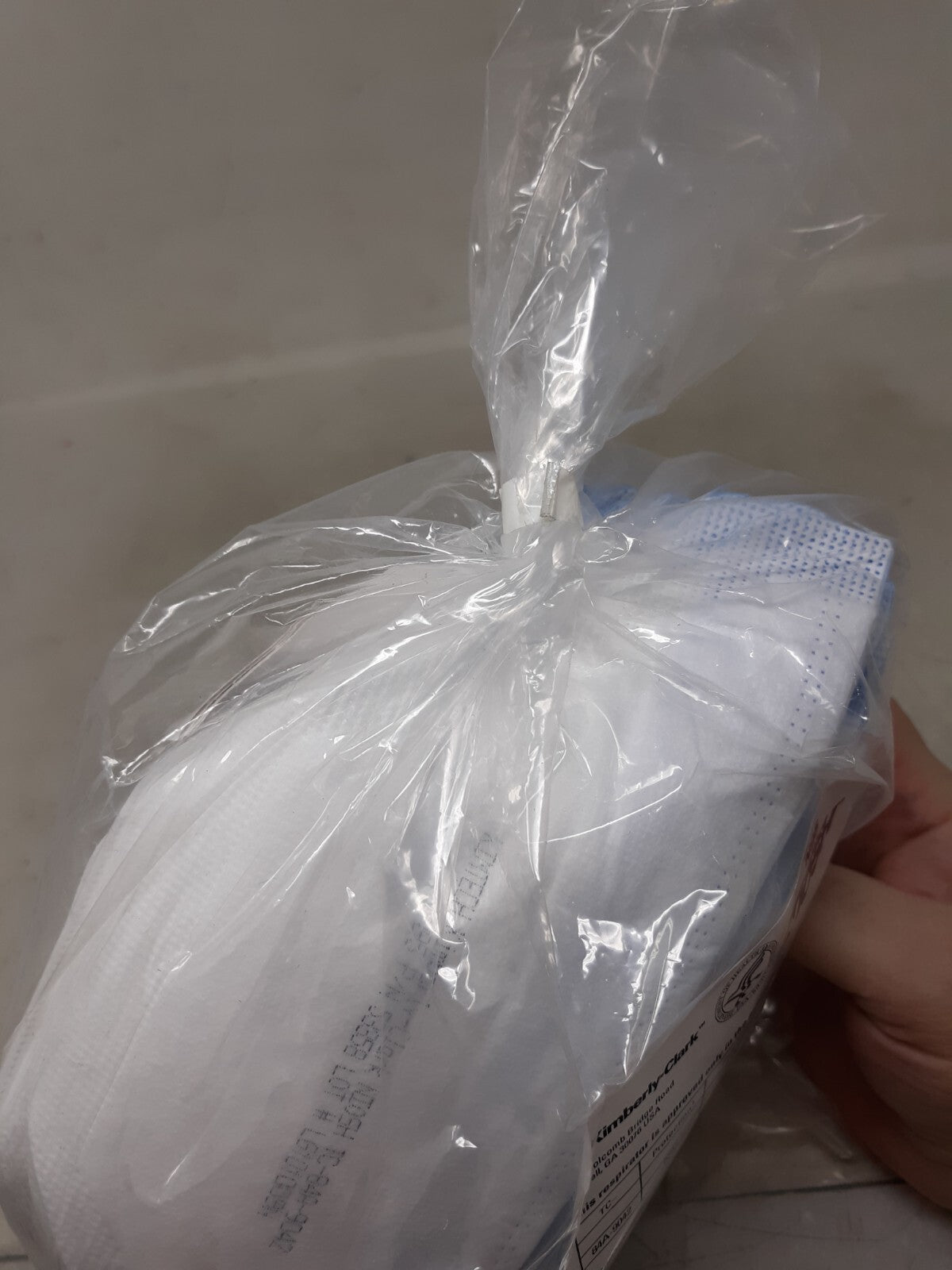 Kimtech 53358 Universal White Pouch Respirator (Pack of 50)