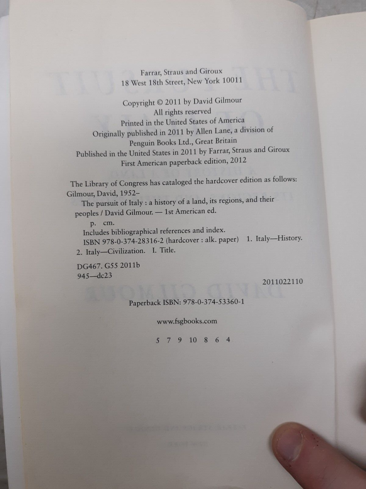 Pursuit of Italy : A History of a Land, Its Regions, and Their Peoples by David