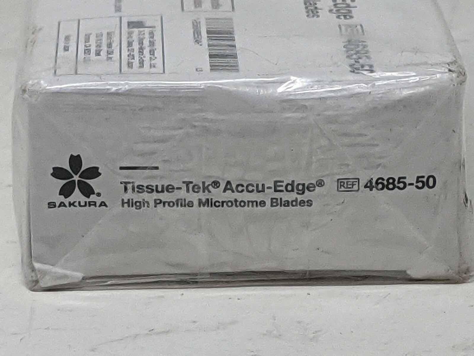Sakura Tissue-Tek Accu-Edge Paraform Disposable Microtome Blade; 50/cs 4685-50
