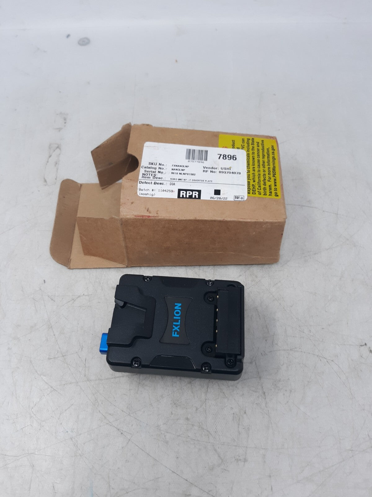 Fxlion Nano O-MF Converter Plate 8610 NLNP01902 for V-Mount Battery Systems