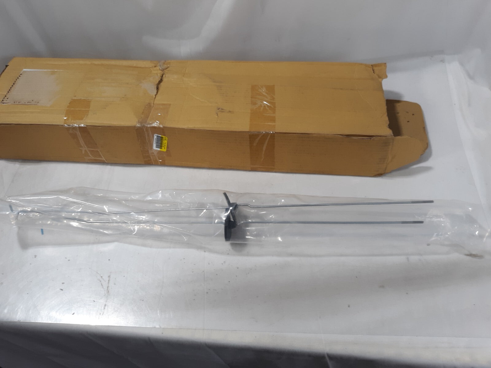 For Ram 1500 2011-2012 TRQ BDA16086 Tailgate Latch Rod