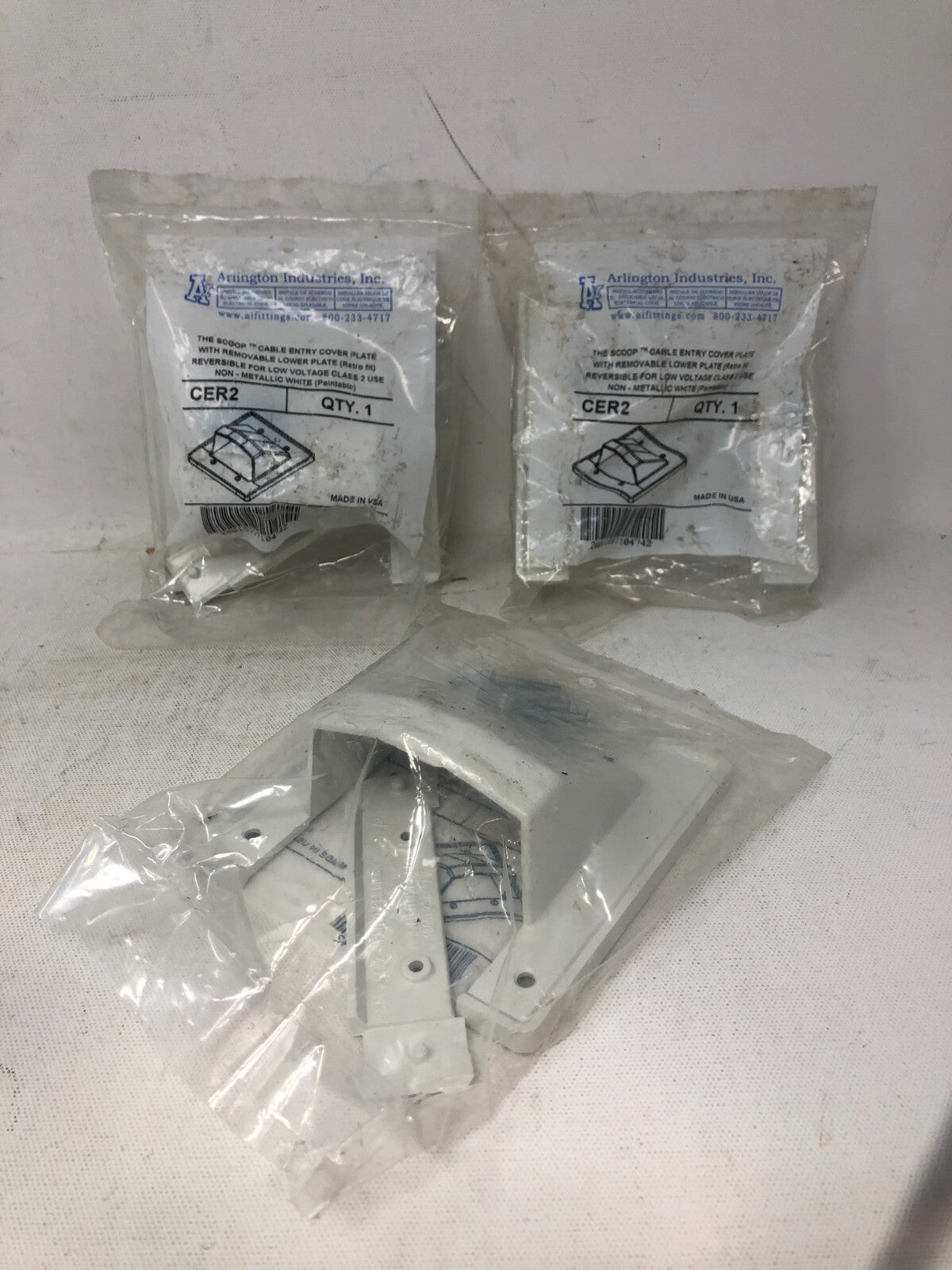 Arlington Industries "The Scoop" Cable Entry Cover Plate ~ Lot of 3 CER2, White