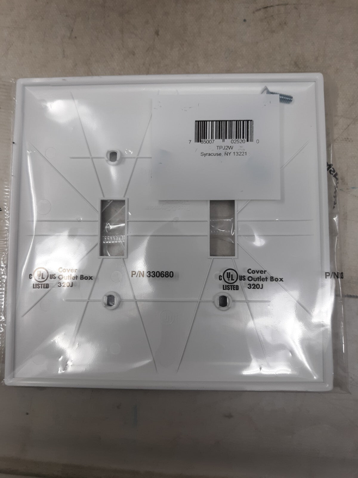 LEGRAND TPJ2WCC10 WHITE TOGGLE WALL PLATE - LOTE OF 10