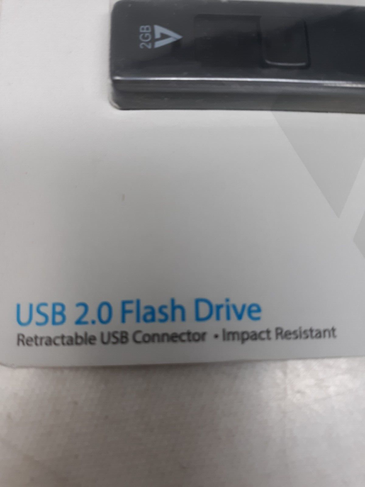 V7 2GB USB 2.0 Flash Drive with Retractable USB Connector - VF22GAR-3N, Black