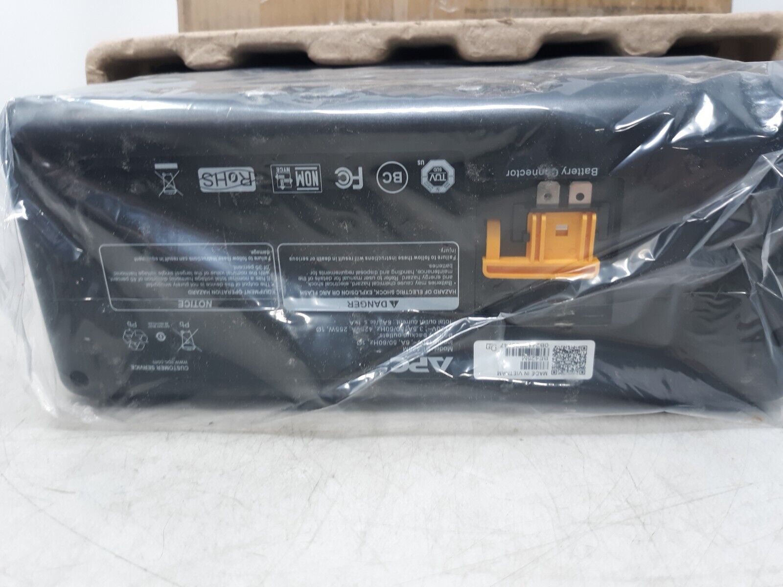 APC Back-UPS 425VA 255W Battery Backup & Surge Protector (Model BE425M)