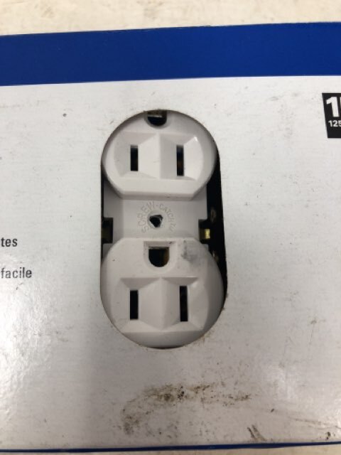 Eaton Standard Duplex Receptacle 270W, 15 A, 2-Pole, 5-15R, White 10 Counts