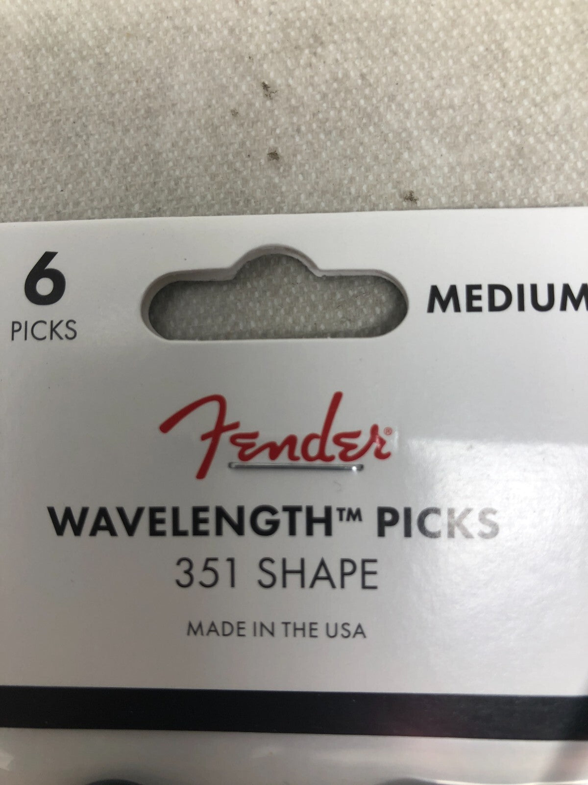 Genuine Fender Wavelength 351 Guitar Picks (6 Pack) MEDIUM, BLACK