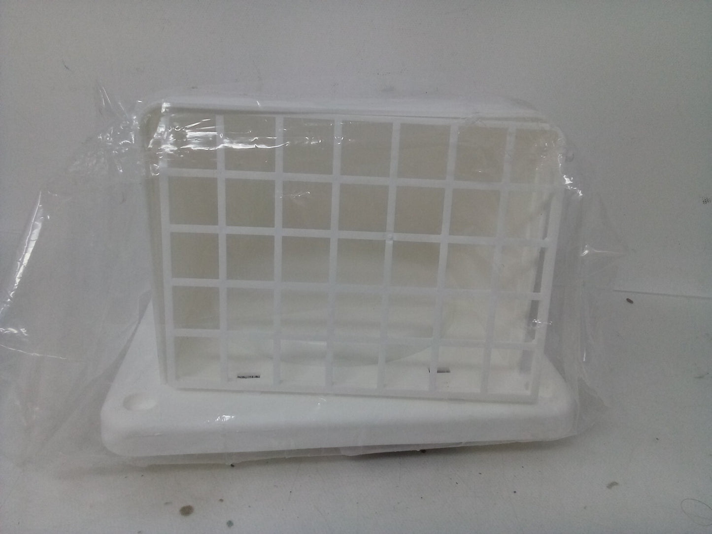 LAMBRO INDUSTRIES 1471 {WHITE 531032} Dry Vent Hood With Removable Screen 4in