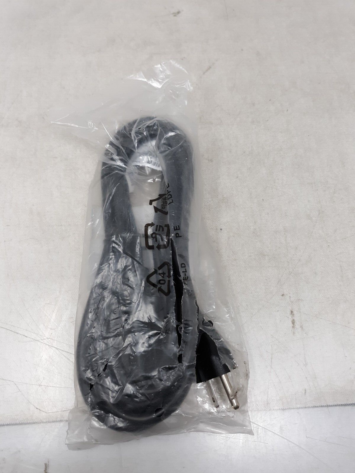 Volex 72-0770-01 Power Cord Cable 6ft 125V 16AWG 13A C15 Notched