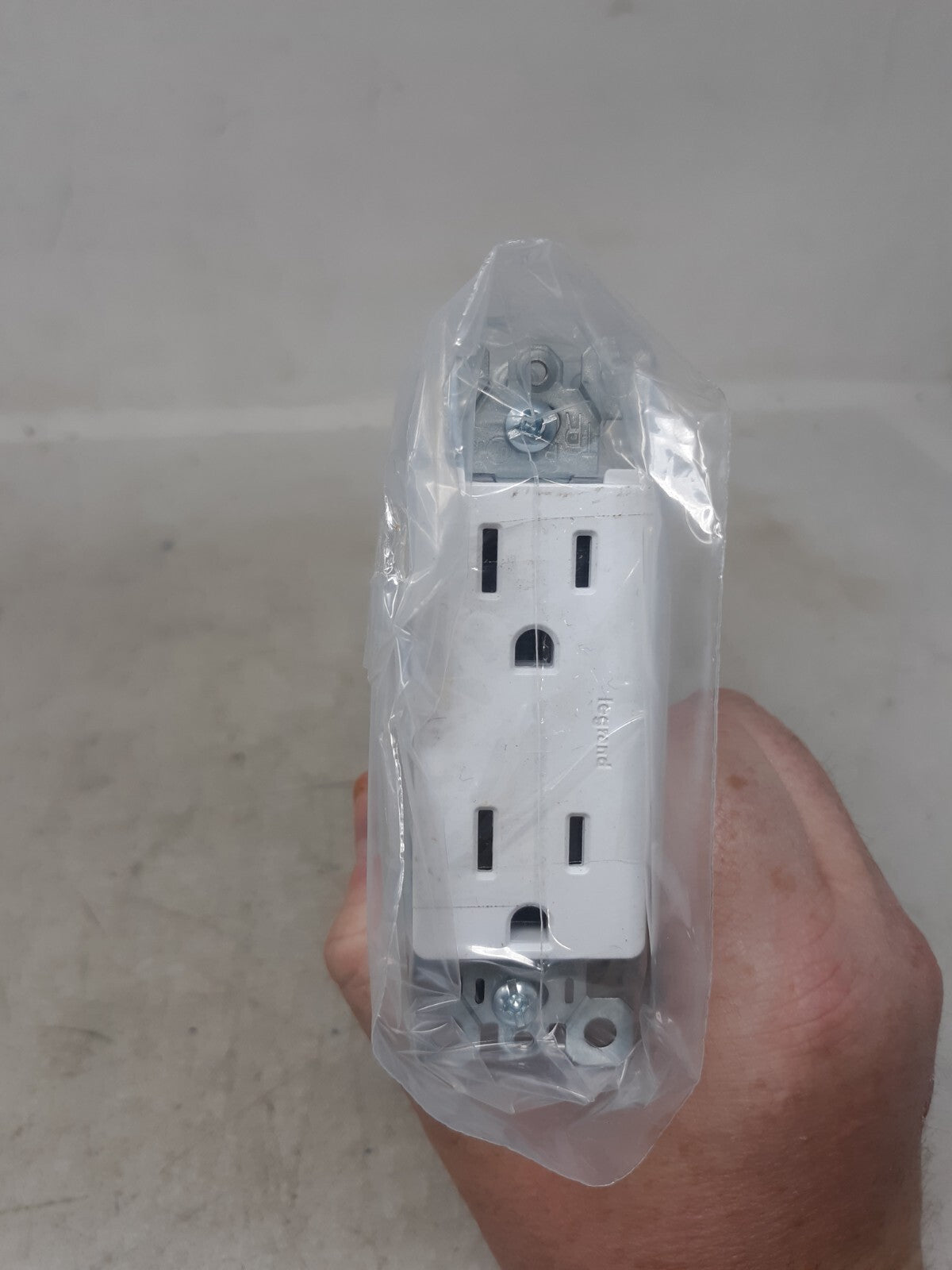 Lot of 10 Legrand 885TRWCP7 Pass & Seymour Decorator Outlet, White