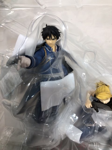Full Metal Alchemist Roy Mustang and Riza Hawkeye Statue | Ultra Tokyo Connectio