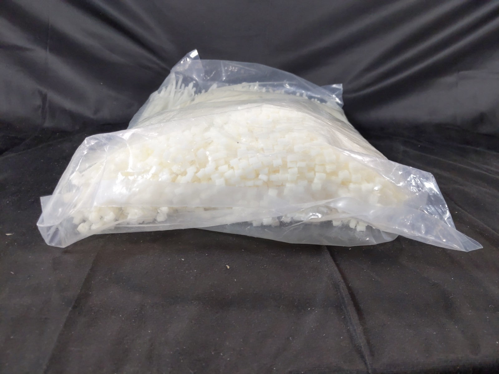 Panduit White Zip-Ties 1000 15" Natural Dome-Top Metal Barb Type Cable Ties