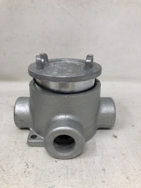 Eaton EABT26 Conduit Outlet Box with cover 3/4"