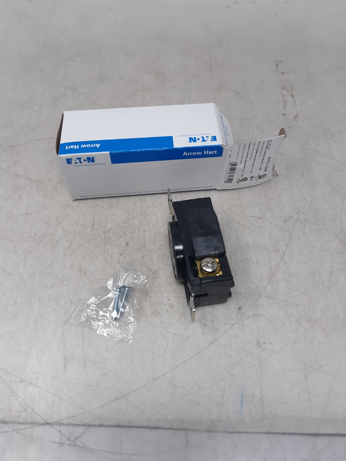 Eaton Arrow Hart Turn Locking Receptacle Lock Outlet L7-20R 20A 277V AHCL720R