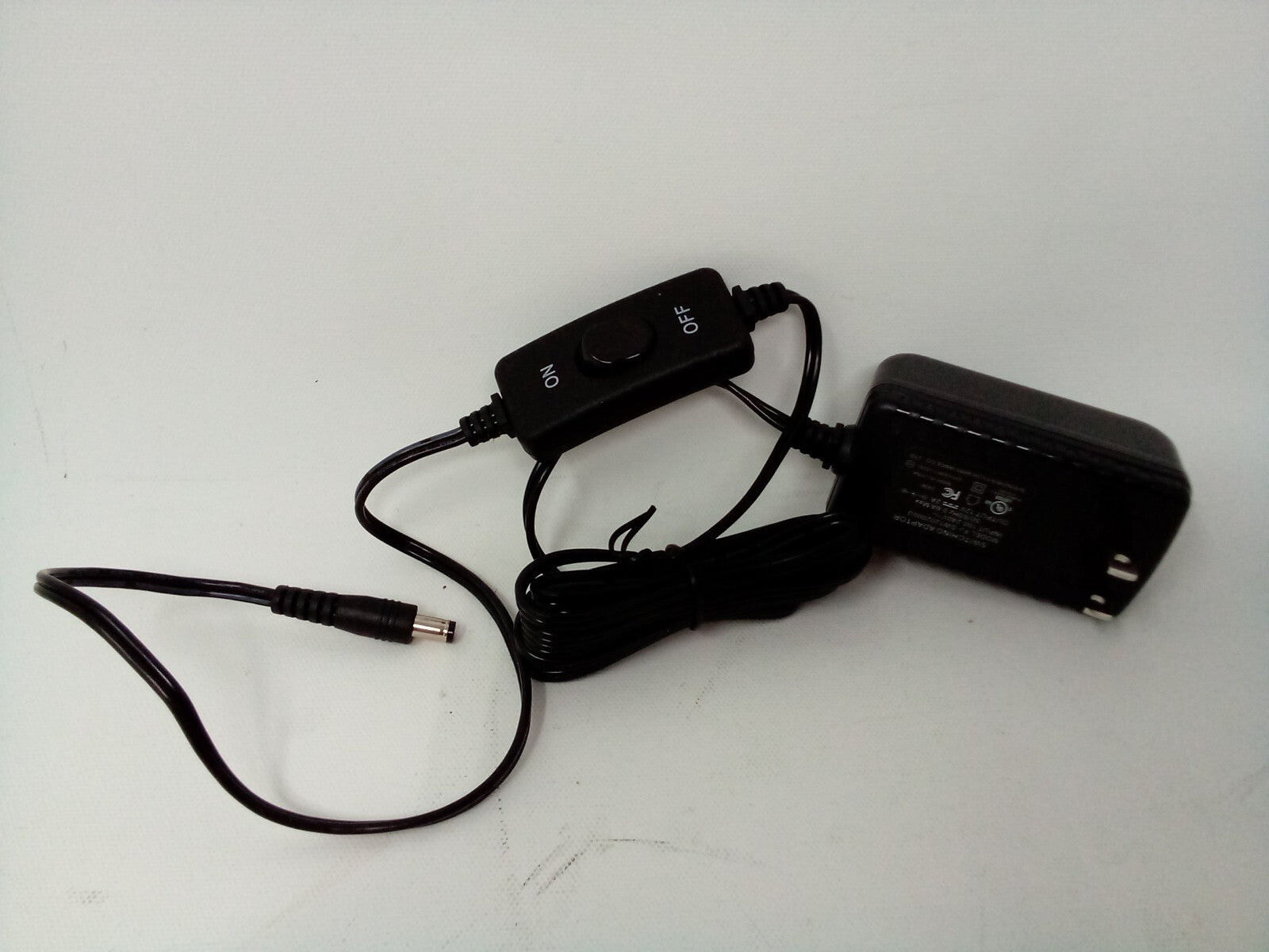 Switching Adapter with Switch FJ-SW1903000T  Power Supply 100-240V~50/60Hz 0.6A