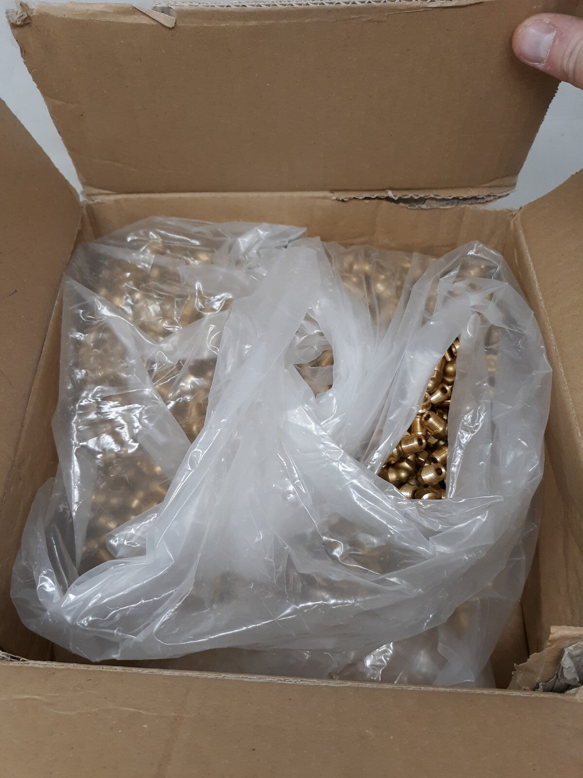 Lot of 500 NORGREN 85999002 Valves