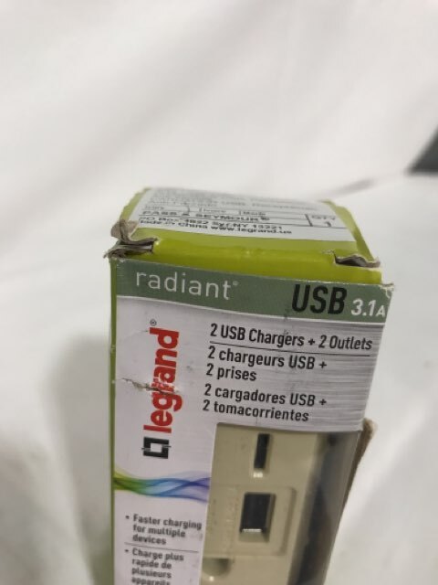 Pass & Seymour TM826USBICC6 USB Charger Duplex Tamper-Resistant Receptacle