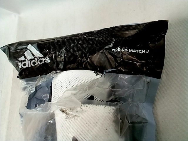 Adidas tiro sg match j style junior shin guards, used good