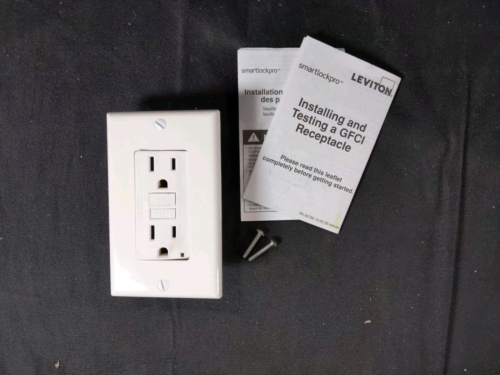 Leviton SmartlockPro Self-Test Slim GFCI Receptacle Outlet White 15A GFNT1-W
