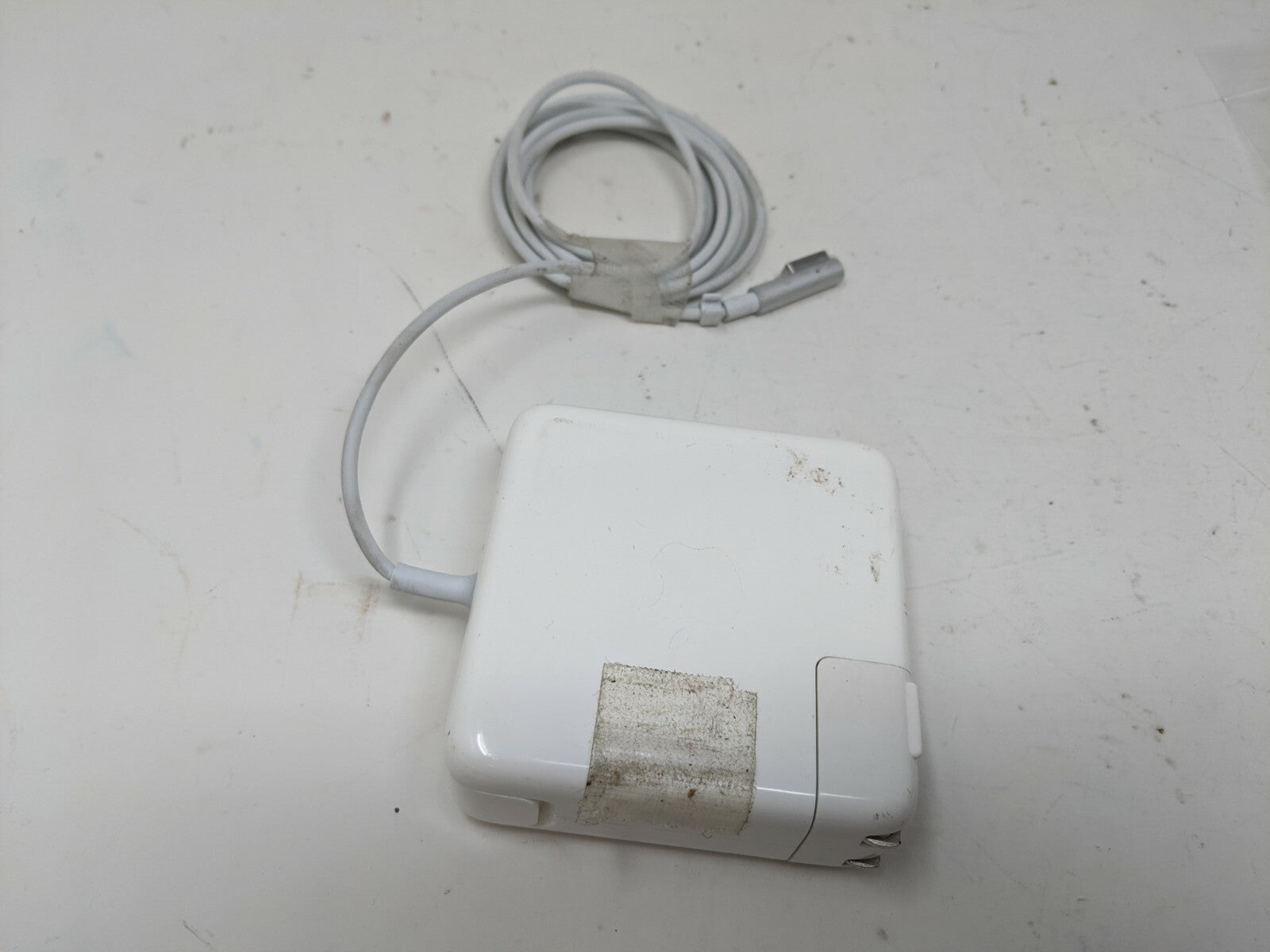 Apple 85W MagSafe Power Adapter (for 15- and 17-inch MacBook Pro A1343