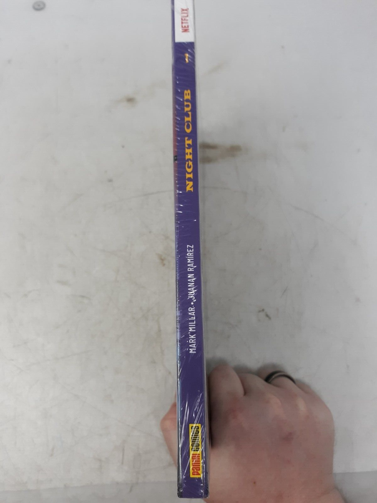 Night Club Volumen Uno - Mark Millar - Panini Comics - Netflix - Spanish