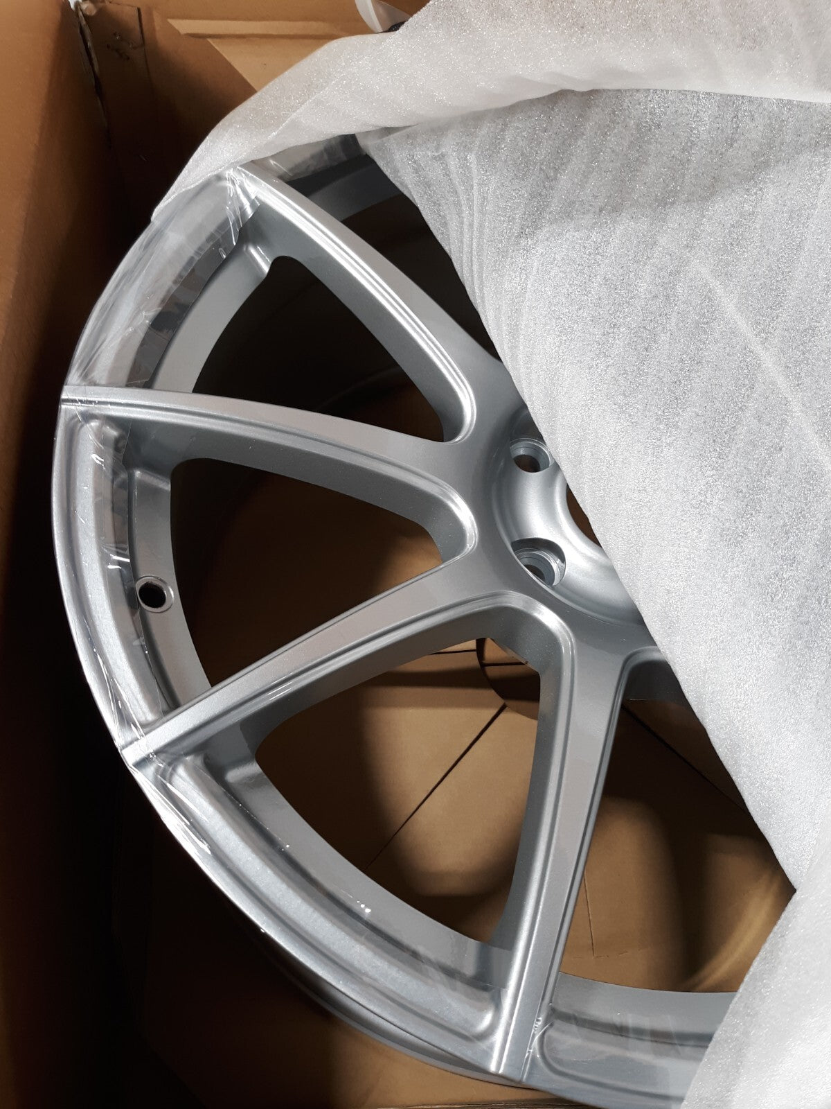 Forgestar F20399565P29 19X9.5 CF10 Series, 5X114.3, Anthracite