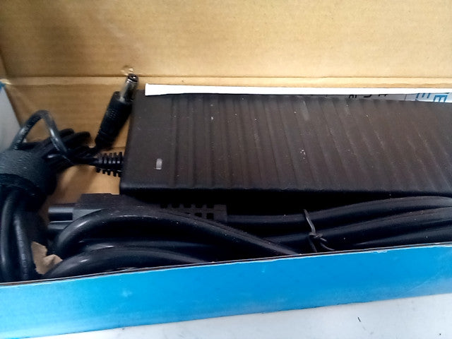 Ematic Eta135 135-watt Universal Gaming Laptop Charger (1113295)